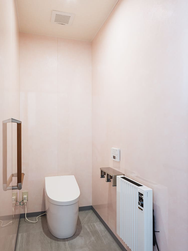 王子建設　法人施設施工事例　トイレ2